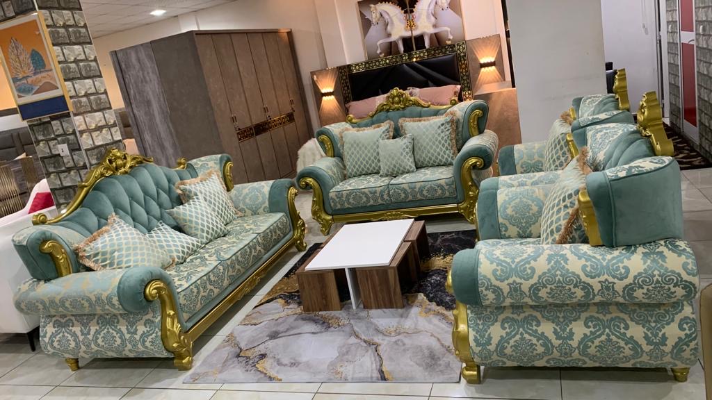 da109d66-2290-4eb6-bbbf-fdd910a184a7 SALON ROYAL LOUIS VIX – Image 1